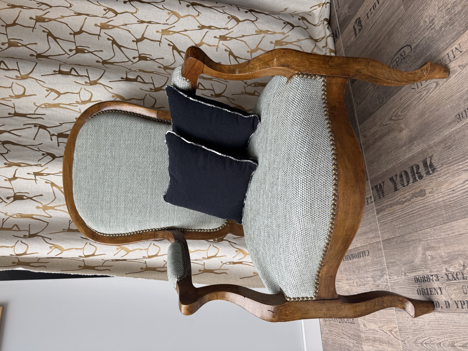 Paire de fauteuils en lin avec coussins marine, vue de face